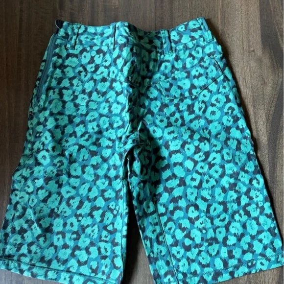 BNWT Mens Sombrio Lotus Biking Shorts - Size: M - Picture 2 of 4